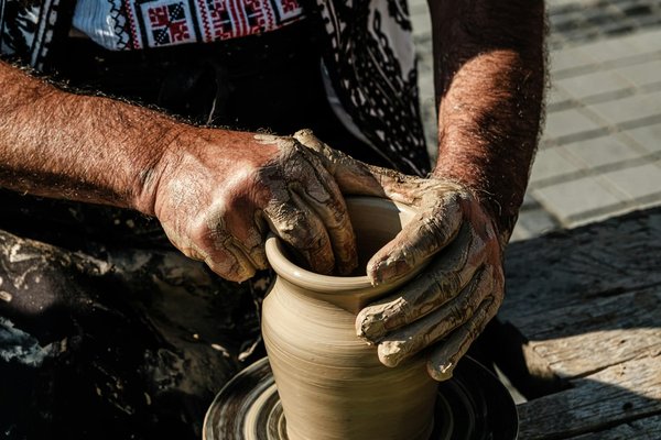 Où trouver des ateliers de poterie traditionnelle en Turquie?